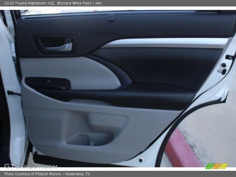 Blizzard White Pearl / Ash 2018 Toyota Highlander XLE