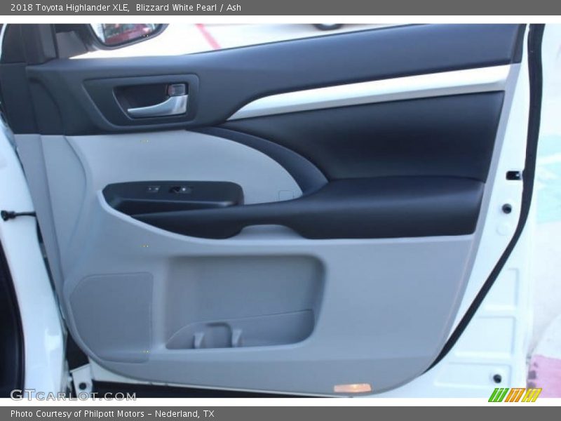 Blizzard White Pearl / Ash 2018 Toyota Highlander XLE