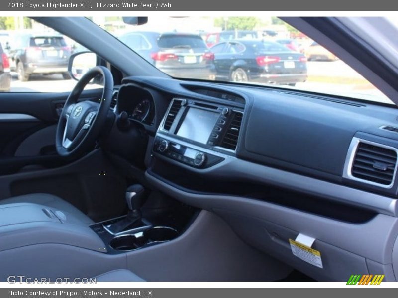 Blizzard White Pearl / Ash 2018 Toyota Highlander XLE
