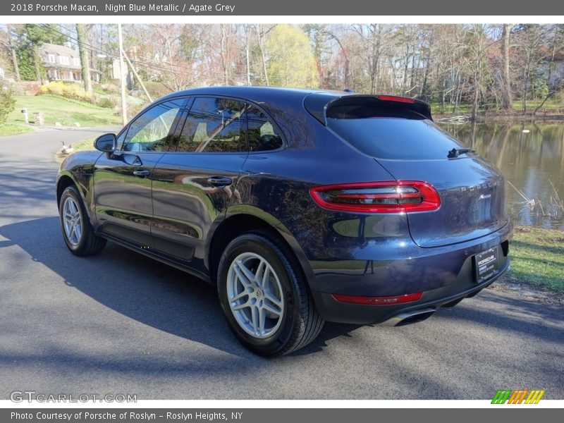 Night Blue Metallic / Agate Grey 2018 Porsche Macan