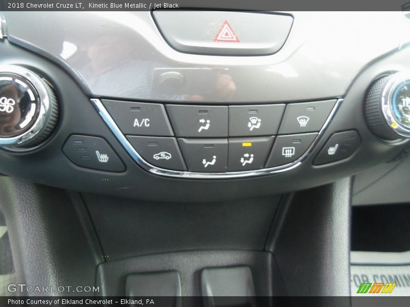 Kinetic Blue Metallic / Jet Black 2018 Chevrolet Cruze LT