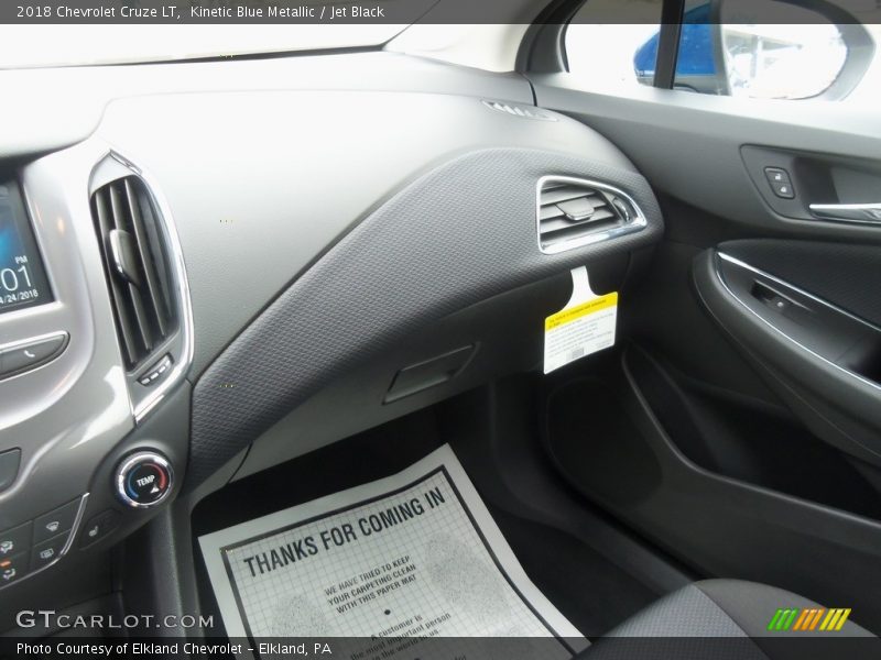 Kinetic Blue Metallic / Jet Black 2018 Chevrolet Cruze LT