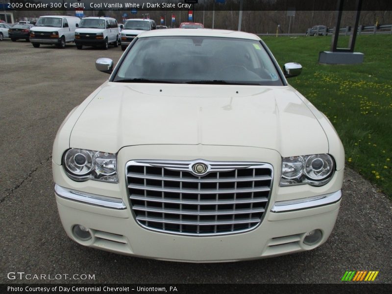 Cool Vanilla White / Dark Slate Gray 2009 Chrysler 300 C HEMI