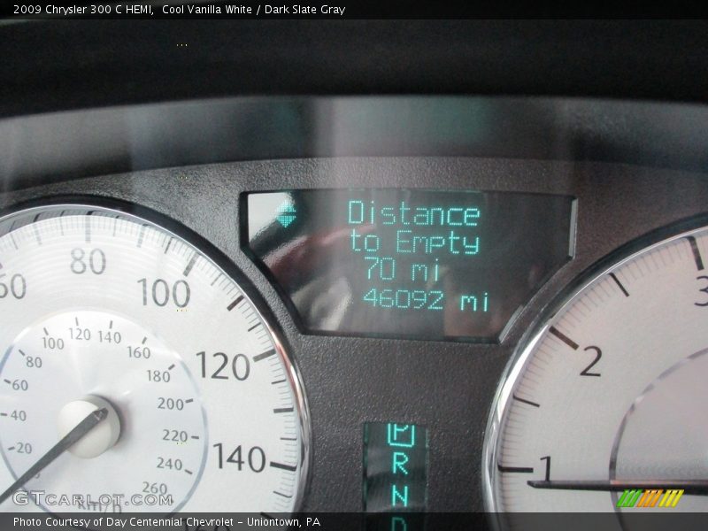 Cool Vanilla White / Dark Slate Gray 2009 Chrysler 300 C HEMI