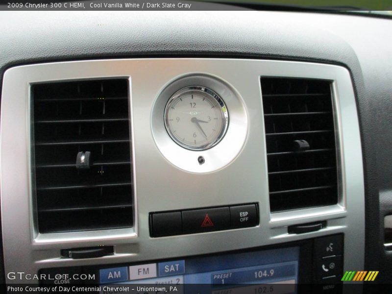 Cool Vanilla White / Dark Slate Gray 2009 Chrysler 300 C HEMI