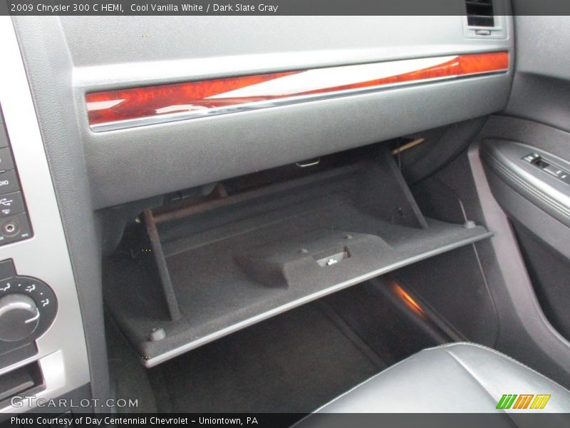 Cool Vanilla White / Dark Slate Gray 2009 Chrysler 300 C HEMI
