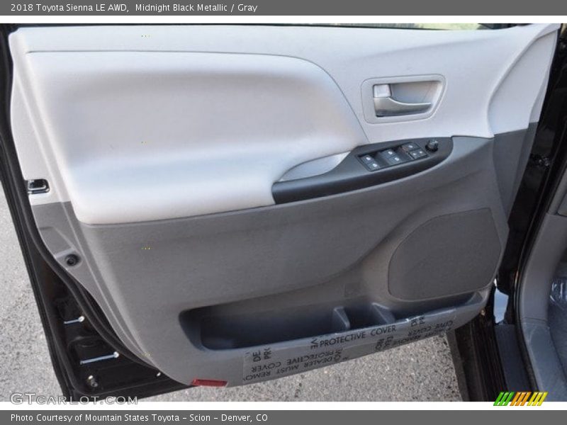 Midnight Black Metallic / Gray 2018 Toyota Sienna LE AWD