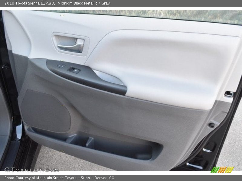 Midnight Black Metallic / Gray 2018 Toyota Sienna LE AWD