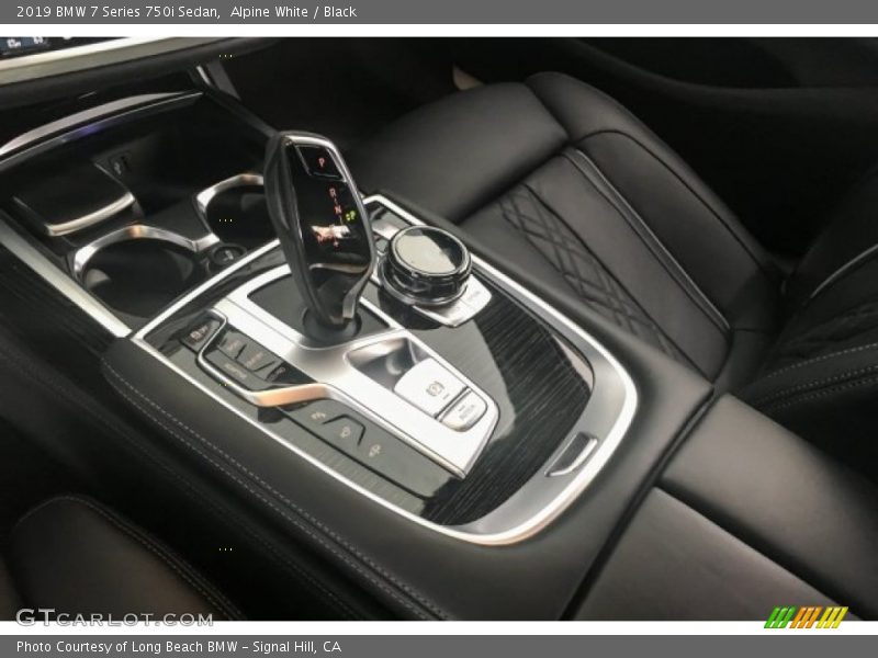Controls of 2019 7 Series 750i Sedan
