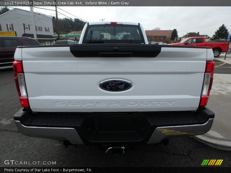Oxford White / Earth Gray 2018 Ford F250 Super Duty XL Crew Cab 4x4