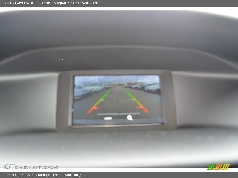 Magnetic / Charcoal Black 2016 Ford Focus SE Sedan