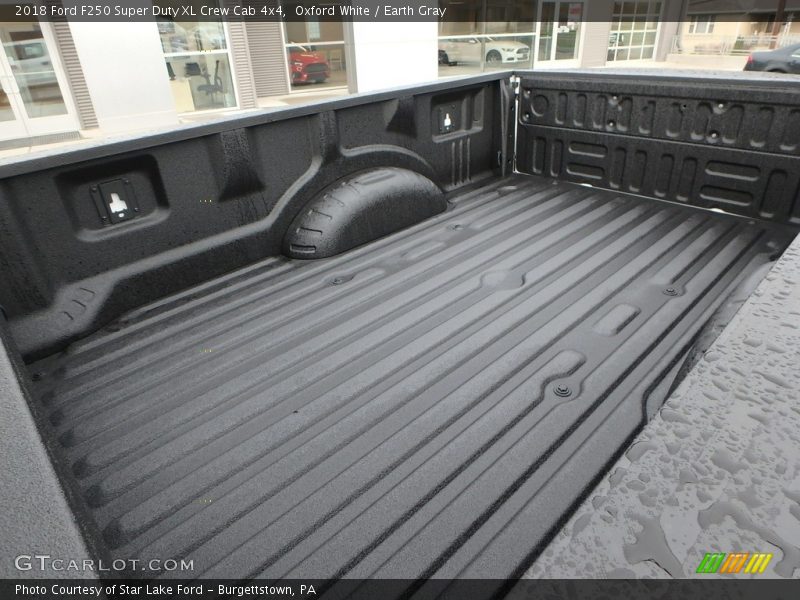 Oxford White / Earth Gray 2018 Ford F250 Super Duty XL Crew Cab 4x4