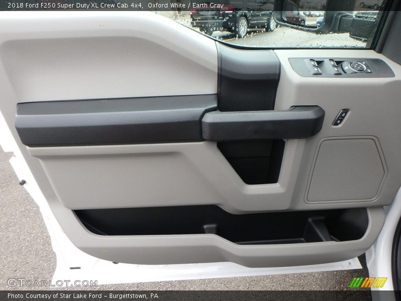 Oxford White / Earth Gray 2018 Ford F250 Super Duty XL Crew Cab 4x4