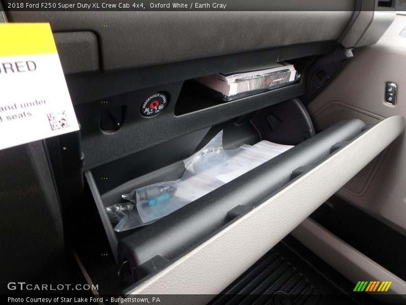 Oxford White / Earth Gray 2018 Ford F250 Super Duty XL Crew Cab 4x4