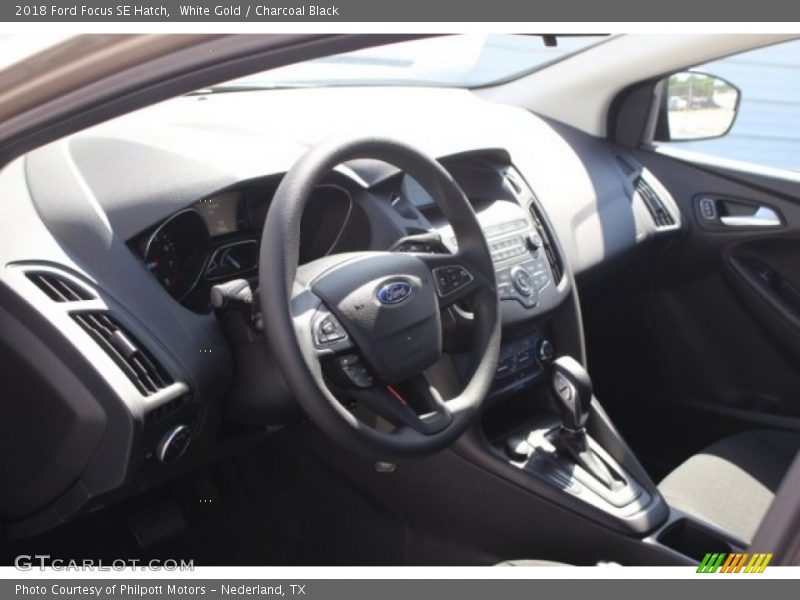 White Gold / Charcoal Black 2018 Ford Focus SE Hatch