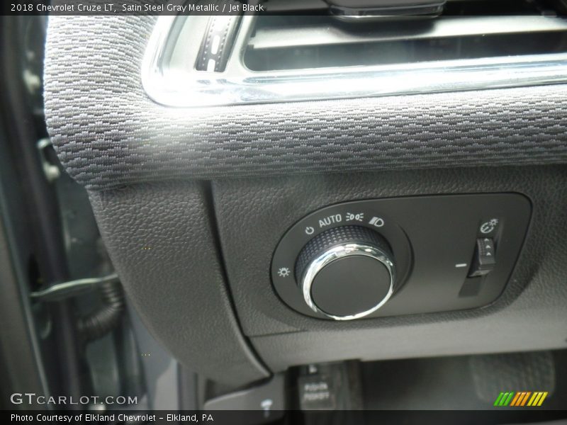 Satin Steel Gray Metallic / Jet Black 2018 Chevrolet Cruze LT