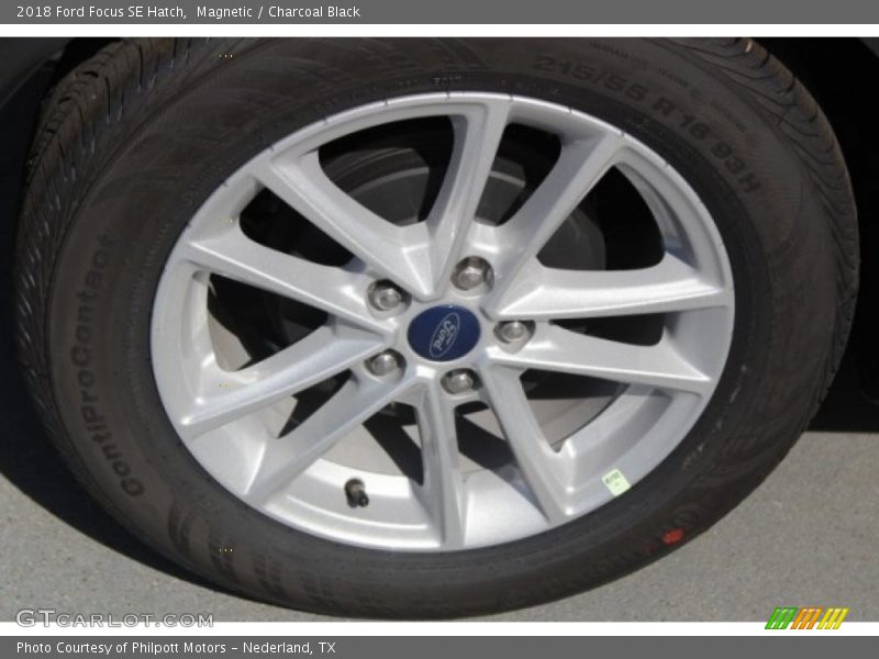 Magnetic / Charcoal Black 2018 Ford Focus SE Hatch