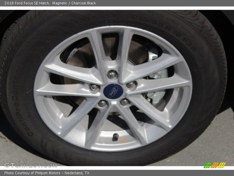 Magnetic / Charcoal Black 2018 Ford Focus SE Hatch