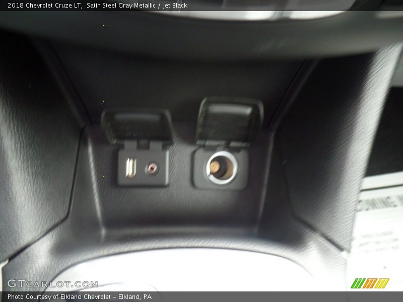 Satin Steel Gray Metallic / Jet Black 2018 Chevrolet Cruze LT
