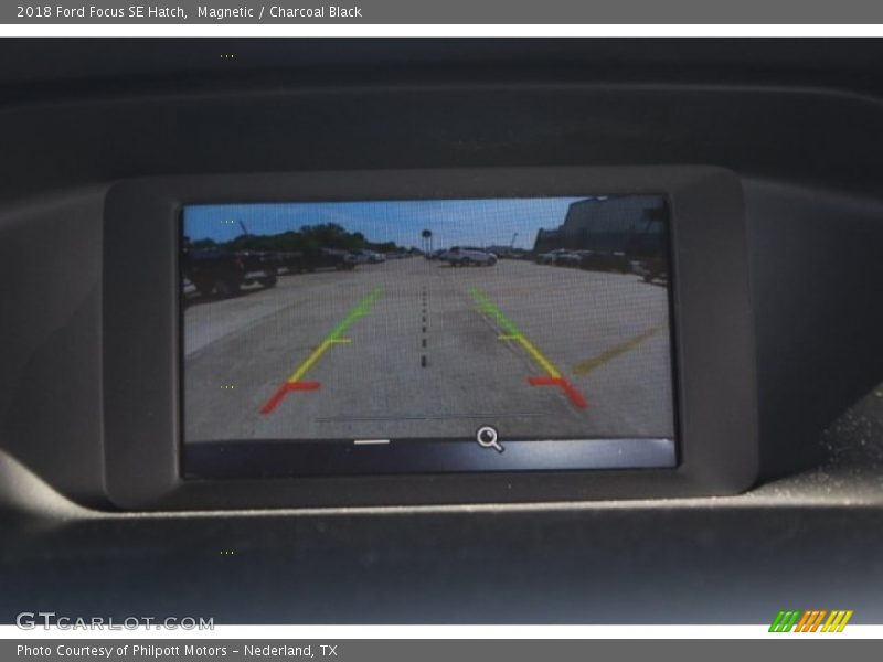 Magnetic / Charcoal Black 2018 Ford Focus SE Hatch
