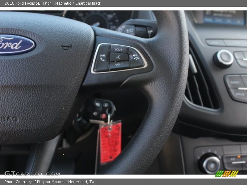 Magnetic / Charcoal Black 2018 Ford Focus SE Hatch
