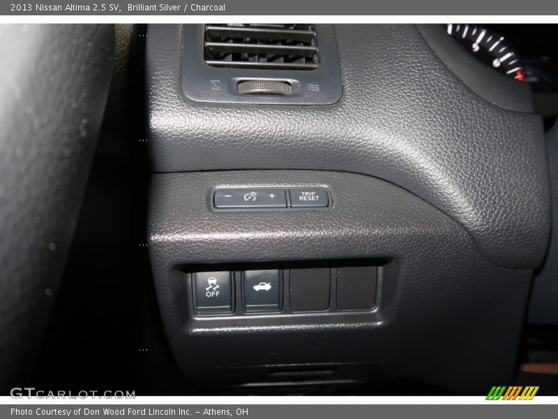 Brilliant Silver / Charcoal 2013 Nissan Altima 2.5 SV