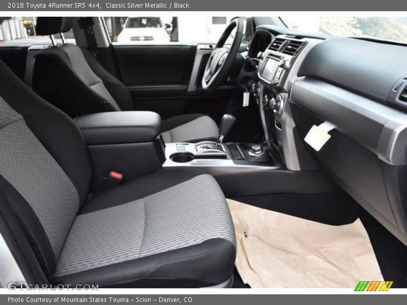 Classic Silver Metallic / Black 2018 Toyota 4Runner SR5 4x4