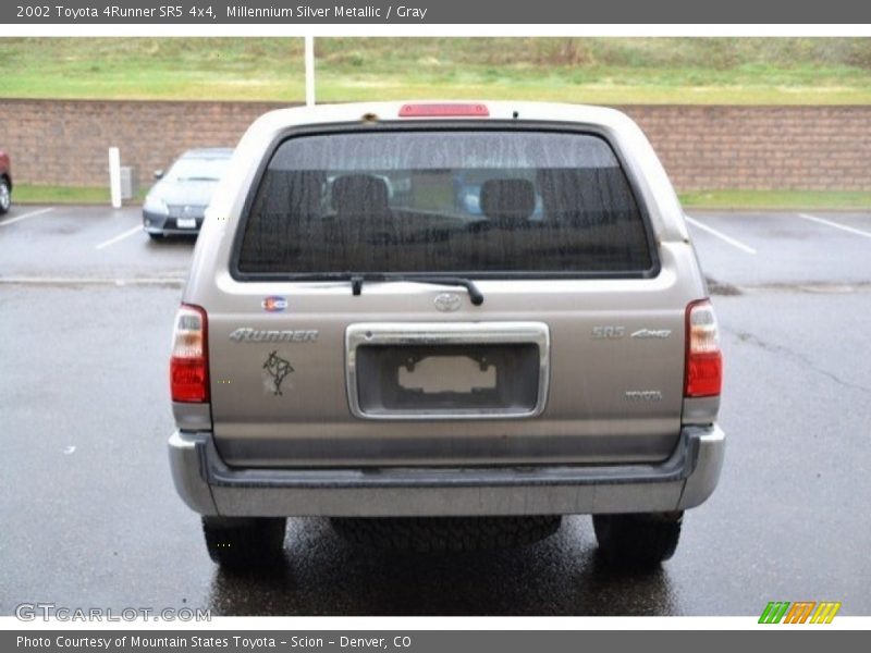 Millennium Silver Metallic / Gray 2002 Toyota 4Runner SR5 4x4