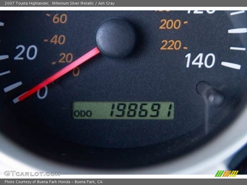 Millenium Silver Metallic / Ash Gray 2007 Toyota Highlander