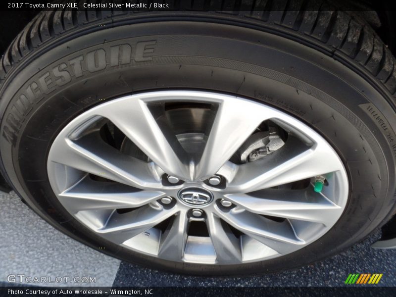 Celestial Silver Metallic / Black 2017 Toyota Camry XLE