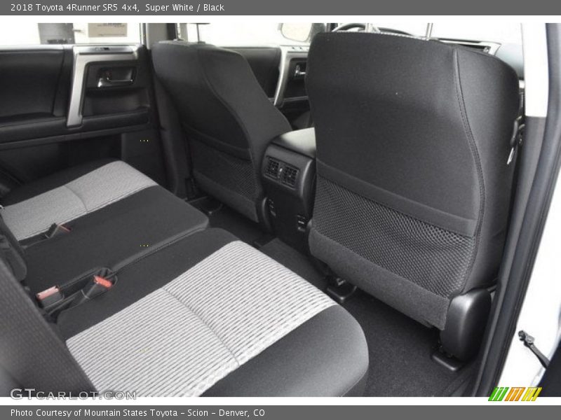 Super White / Black 2018 Toyota 4Runner SR5 4x4