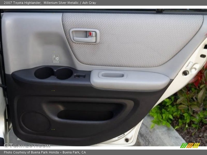 Millenium Silver Metallic / Ash Gray 2007 Toyota Highlander