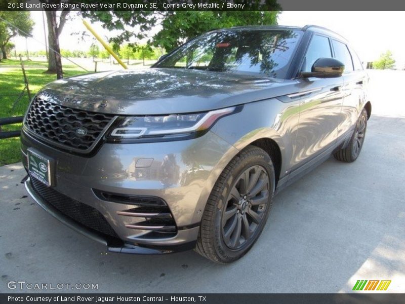 Front 3/4 View of 2018 Range Rover Velar R Dynamic SE