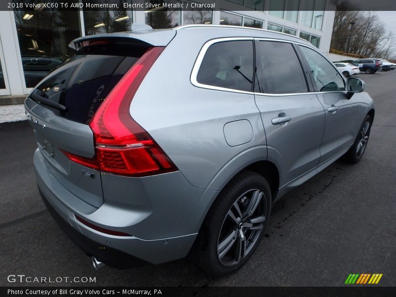 Electric Silver Metallic / Charcoal 2018 Volvo XC60 T6 AWD Momentum