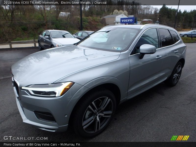 Electric Silver Metallic / Charcoal 2018 Volvo XC60 T6 AWD Momentum