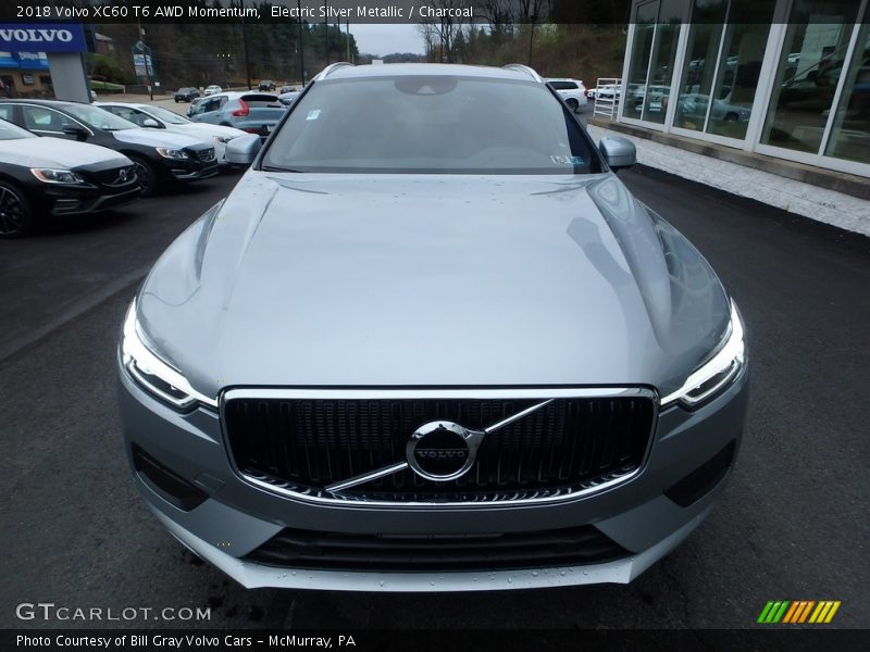 Electric Silver Metallic / Charcoal 2018 Volvo XC60 T6 AWD Momentum