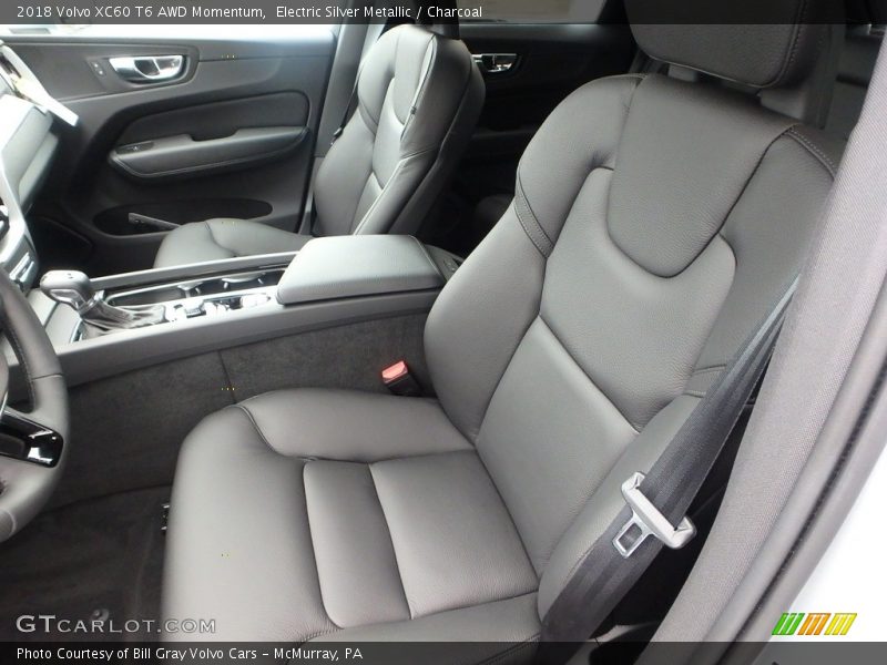 Electric Silver Metallic / Charcoal 2018 Volvo XC60 T6 AWD Momentum