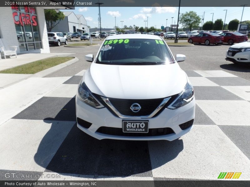 Aspen White / Charcoal 2018 Nissan Sentra SV