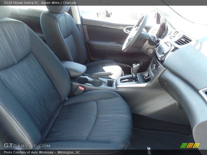 Aspen White / Charcoal 2018 Nissan Sentra SV