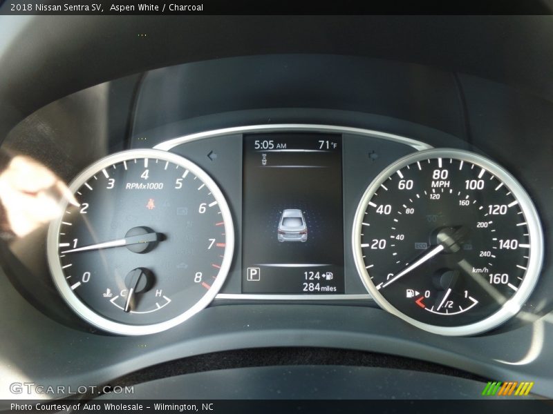 Aspen White / Charcoal 2018 Nissan Sentra SV