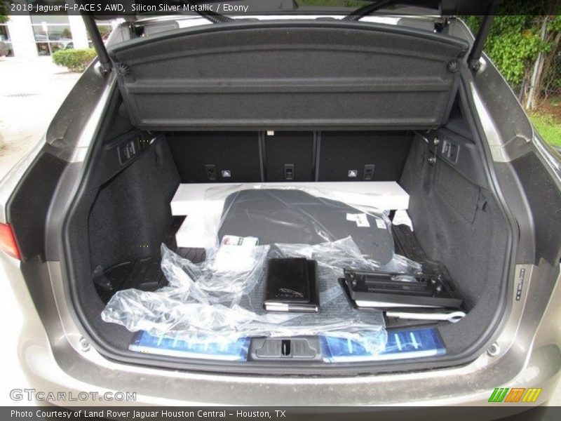  2018 F-PACE S AWD Trunk