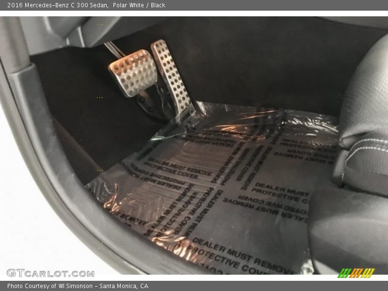 Polar White / Black 2016 Mercedes-Benz C 300 Sedan
