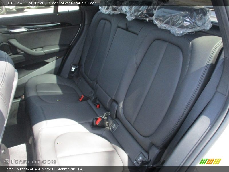 Glacier Silver Metallic / Black 2018 BMW X1 xDrive28i