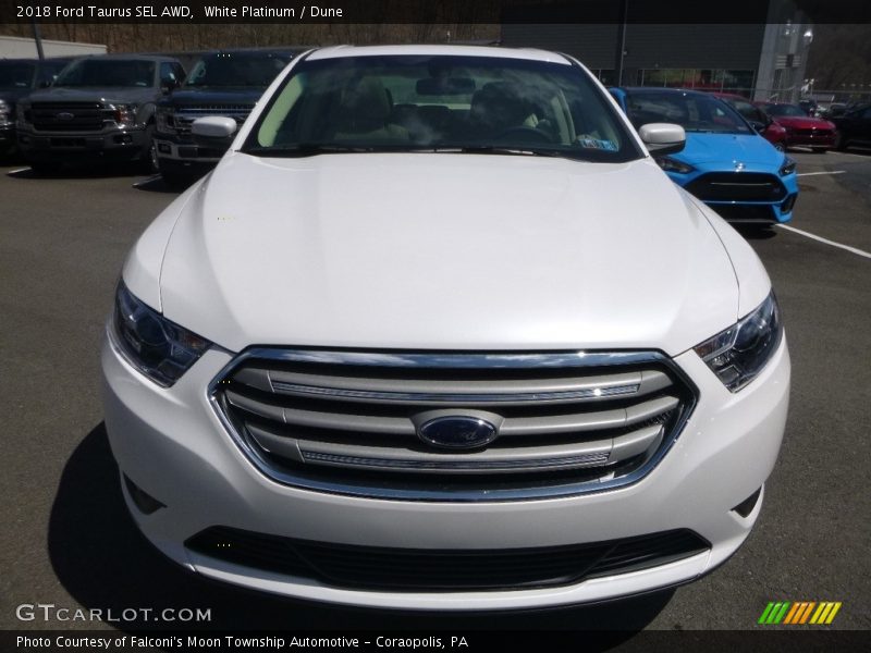 White Platinum / Dune 2018 Ford Taurus SEL AWD