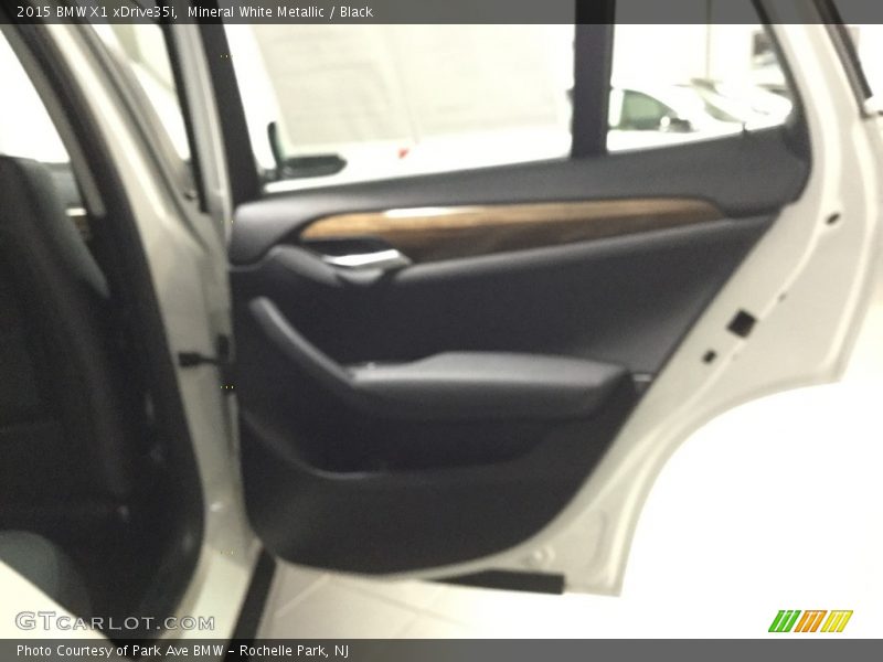 Mineral White Metallic / Black 2015 BMW X1 xDrive35i