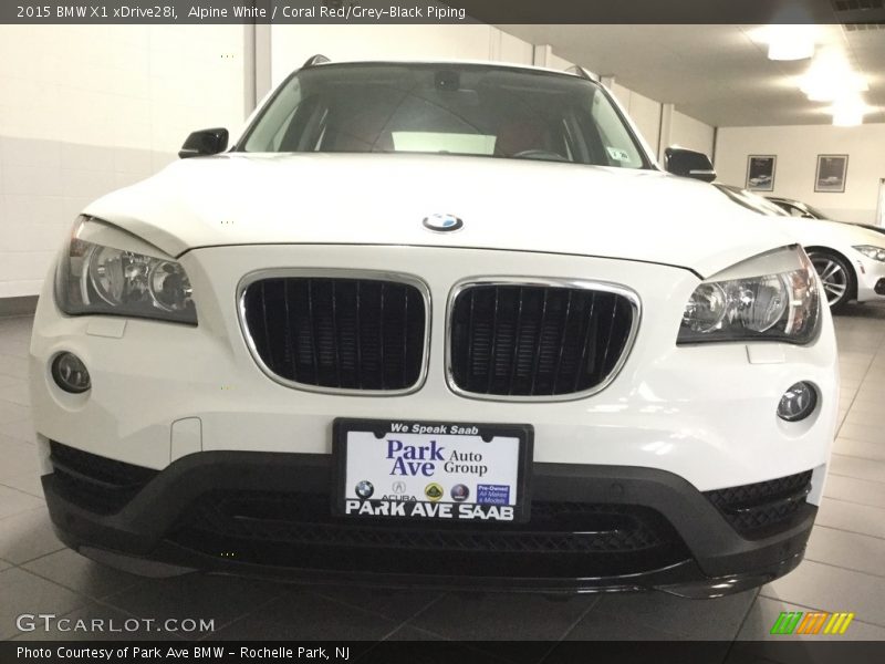 Alpine White / Coral Red/Grey-Black Piping 2015 BMW X1 xDrive28i