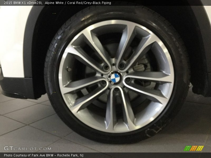 Alpine White / Coral Red/Grey-Black Piping 2015 BMW X1 xDrive28i