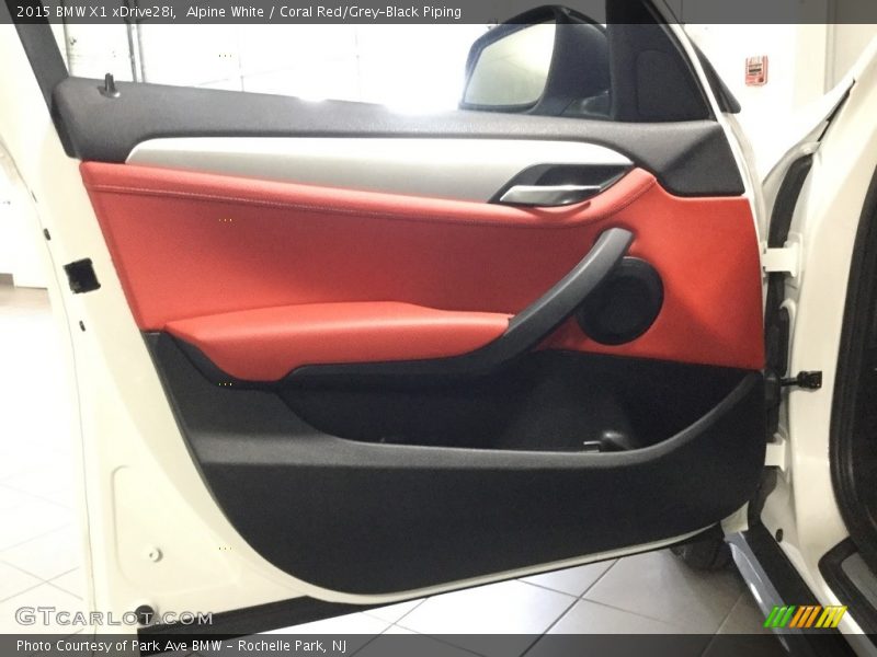 Alpine White / Coral Red/Grey-Black Piping 2015 BMW X1 xDrive28i