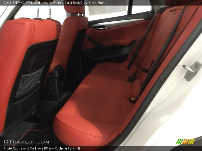 Alpine White / Coral Red/Grey-Black Piping 2015 BMW X1 xDrive28i