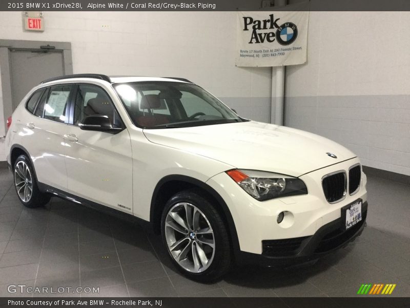 Alpine White / Coral Red/Grey-Black Piping 2015 BMW X1 xDrive28i